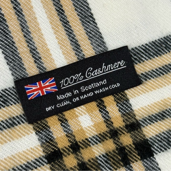 Cashmere tartan plaid fringe scarf Made In Scotland - Picture 3 of 3